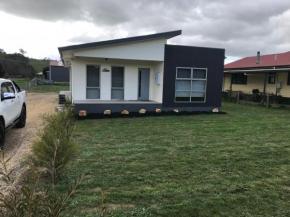 Gone skiing, Bonnie Doon